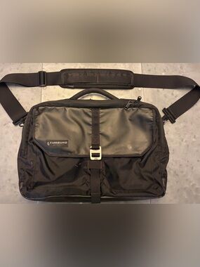 TIMBUK2 Core Briefcase Laptop Messenger Bag Black Used